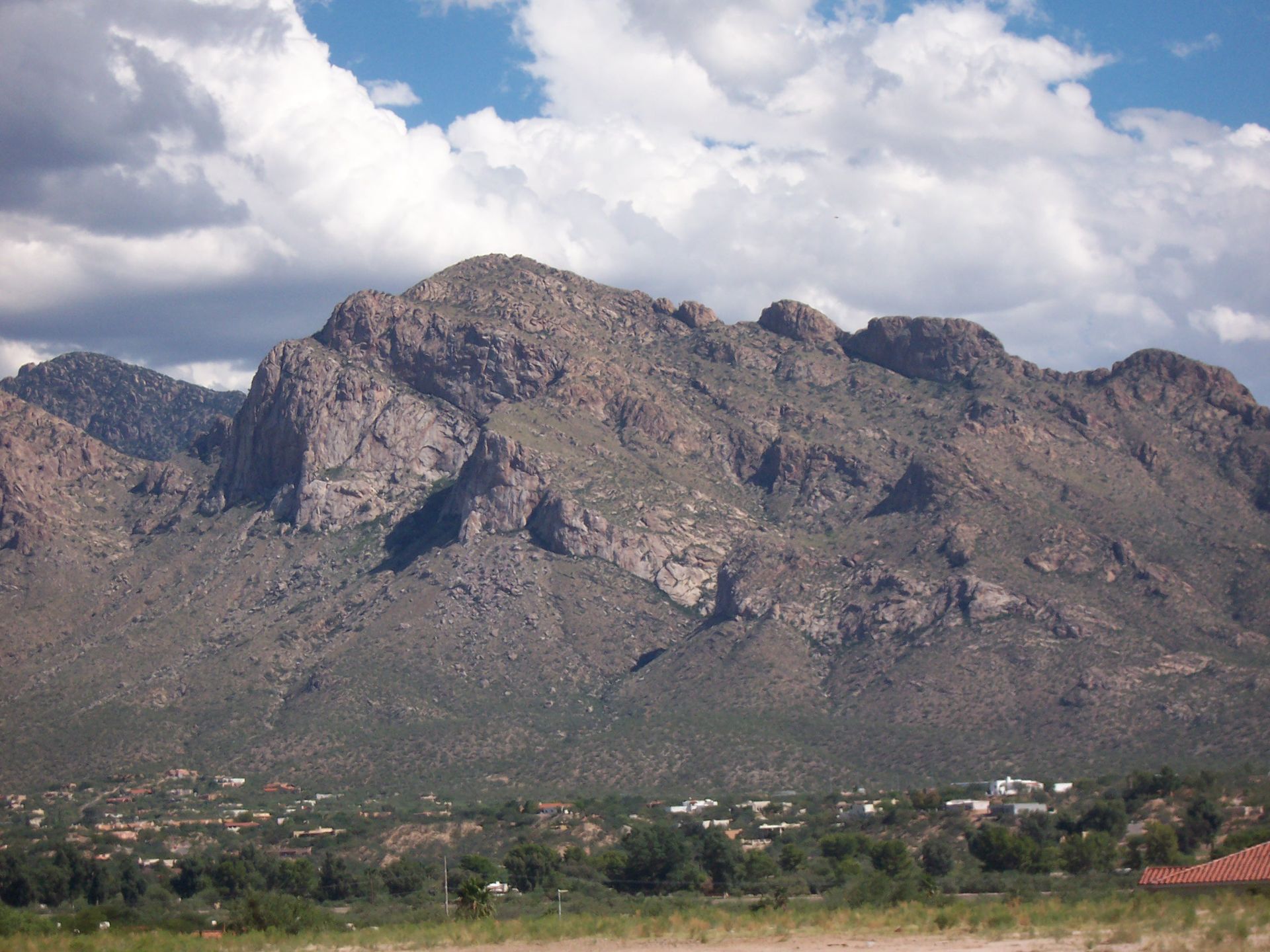 Oro Valley, AZ skyline and downtown view near Rancho Vistoso