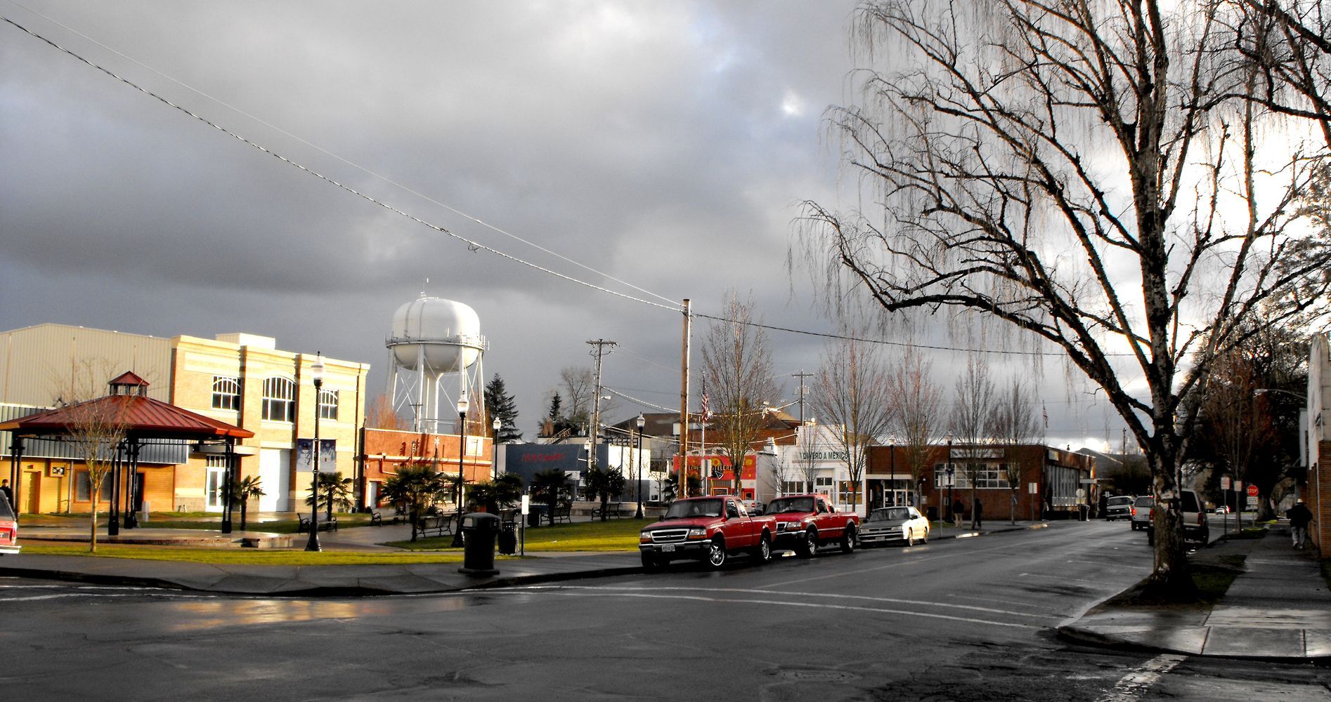 Woodburn, OR skyline and downtown view near Downtown Woodburn