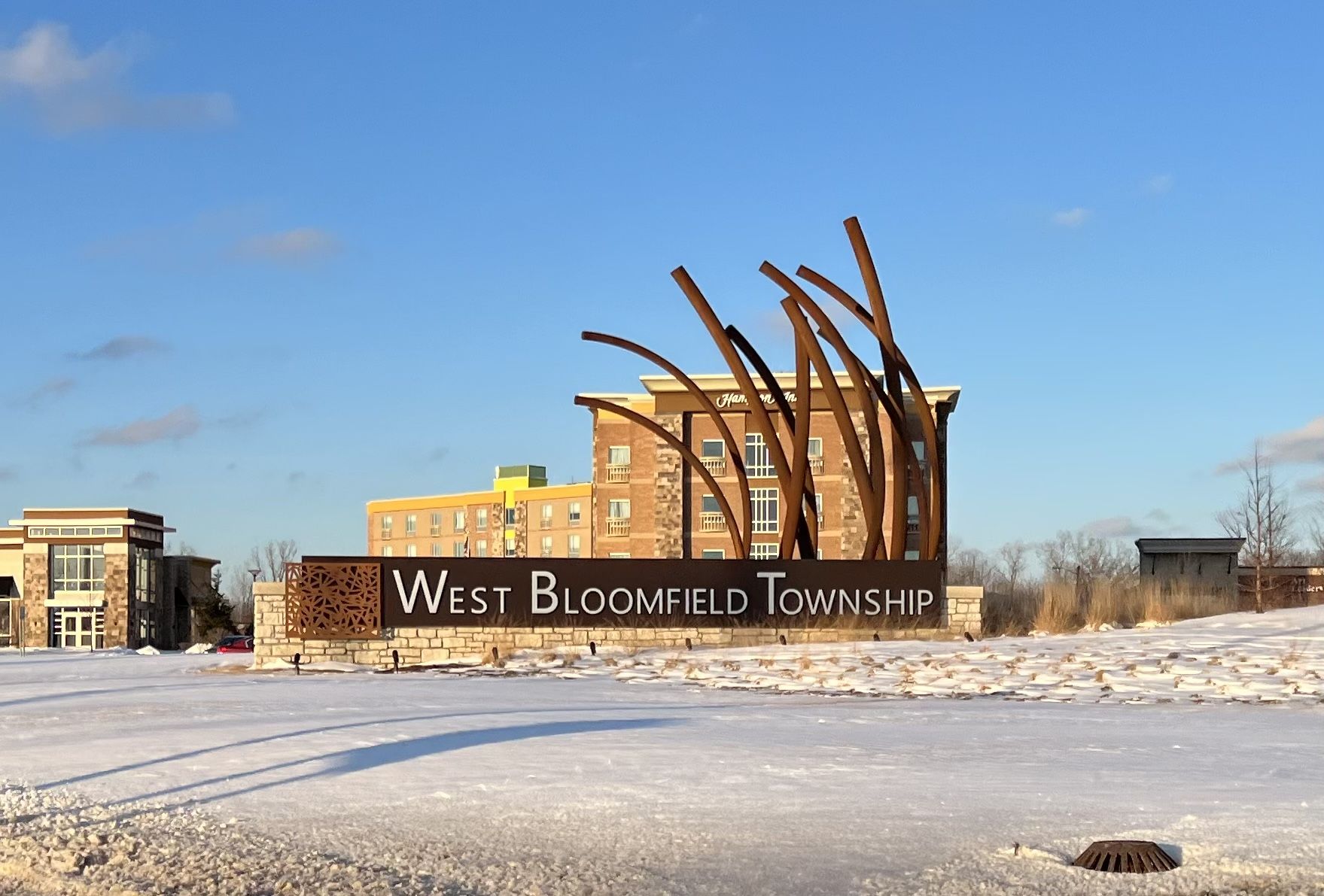 West Bloomfield, MI skyline and downtown view near Orchard Lake Road corridor